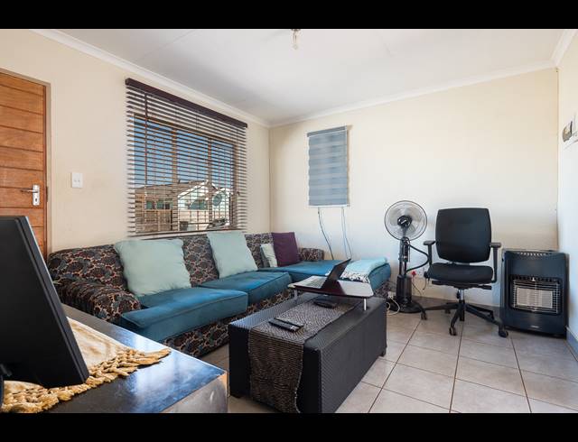 3 BEDROOM HOUSE FOR SALE IN SKY CITY